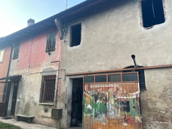 casa indipendente in vendita a Galliera