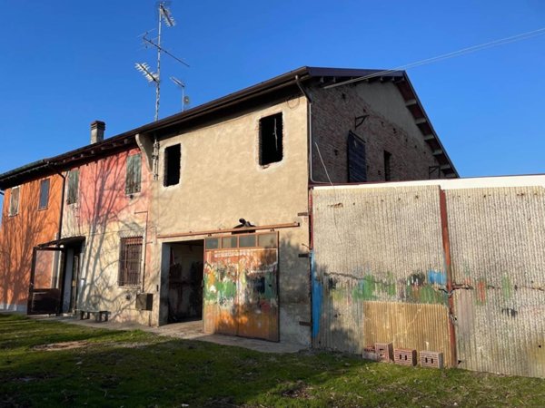 casa indipendente in vendita a Galliera