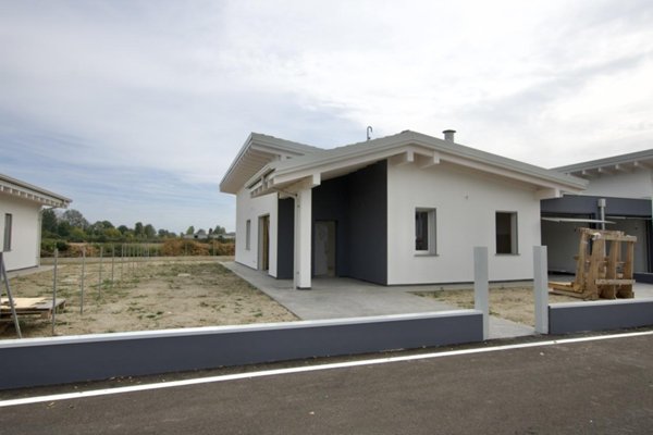 casa indipendente in vendita a Galliera