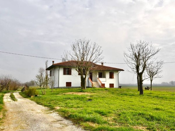 casa indipendente in vendita a Galliera