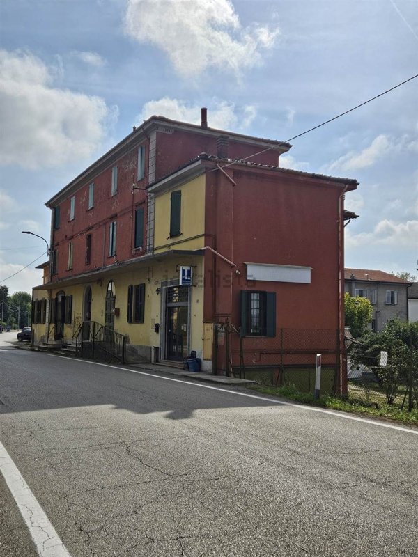 negozio in vendita a Galliera