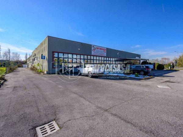 negozio in vendita a Galliera