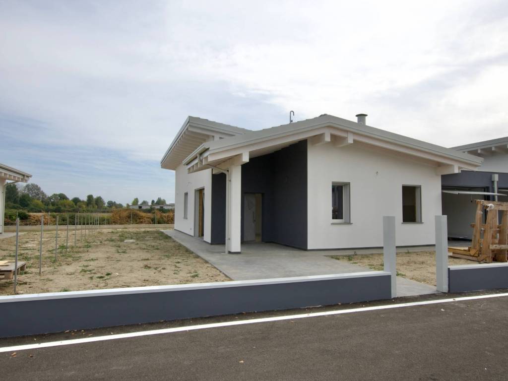 casa indipendente in vendita a Galliera