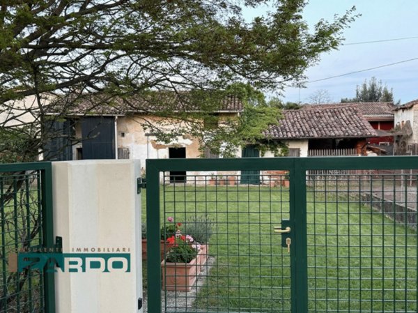 casale in vendita a Galliera