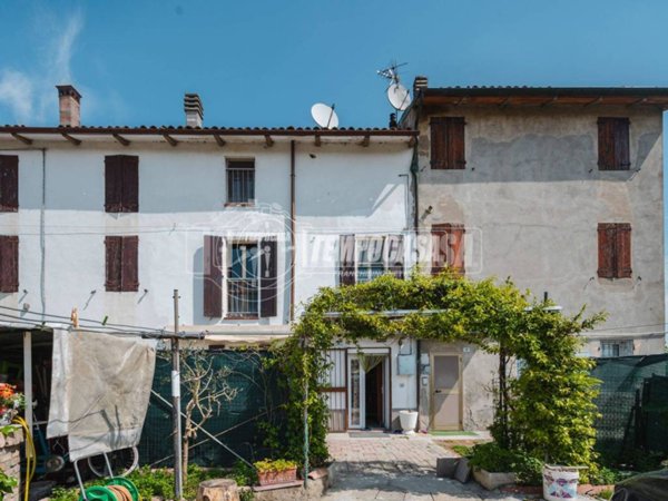 casa indipendente in vendita a Galliera