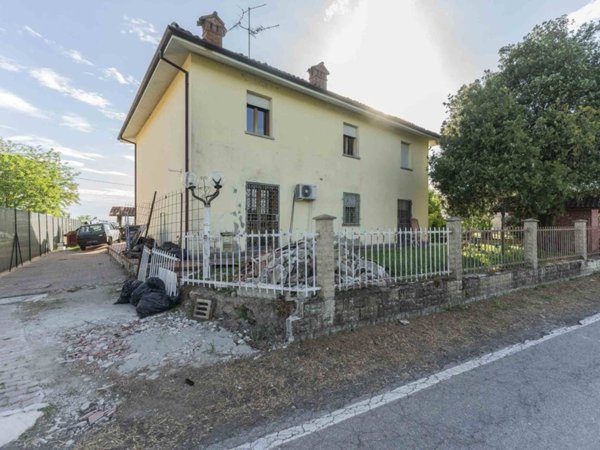 casa indipendente in vendita a Galliera
