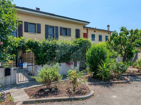 casa indipendente in vendita a Galliera