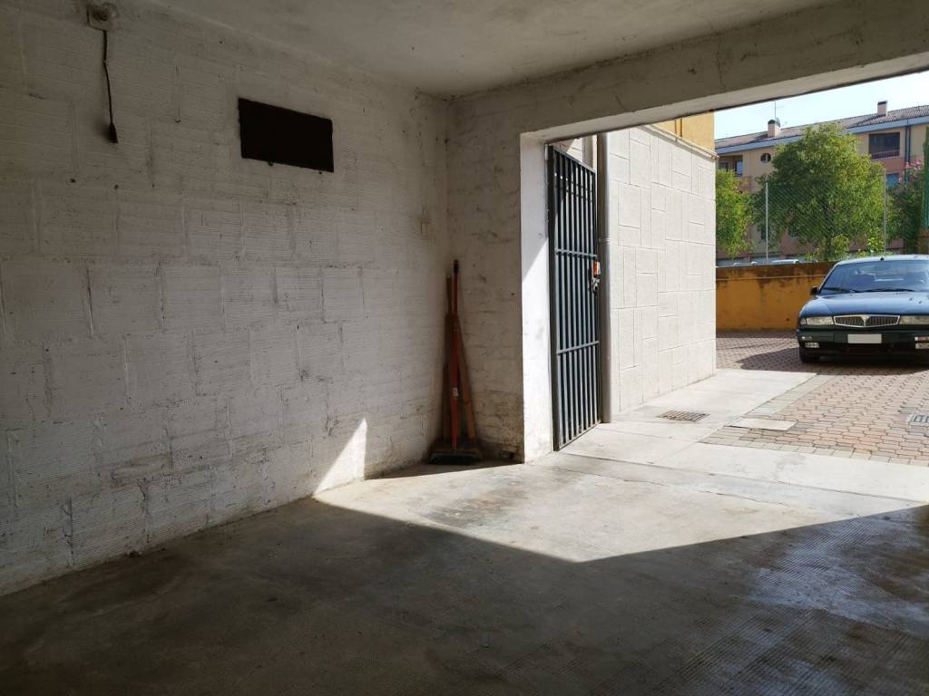 locale di sgombero in vendita a Granarolo dell'Emilia