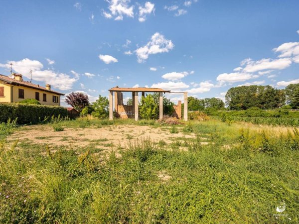 negozio in vendita a Granarolo dell'Emilia in zona Lovoleto
