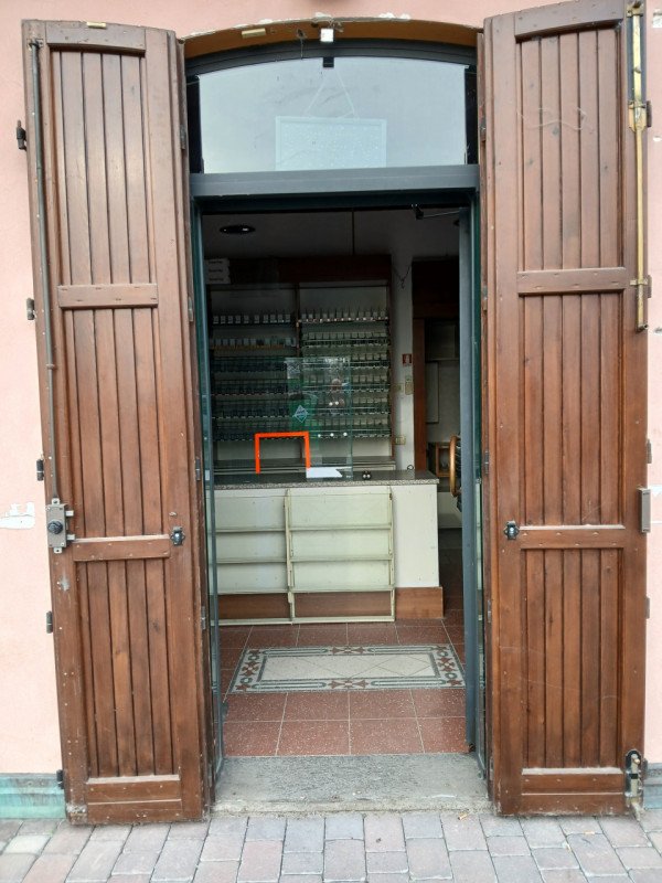negozio in vendita a Granarolo dell'Emilia in zona Lovoleto