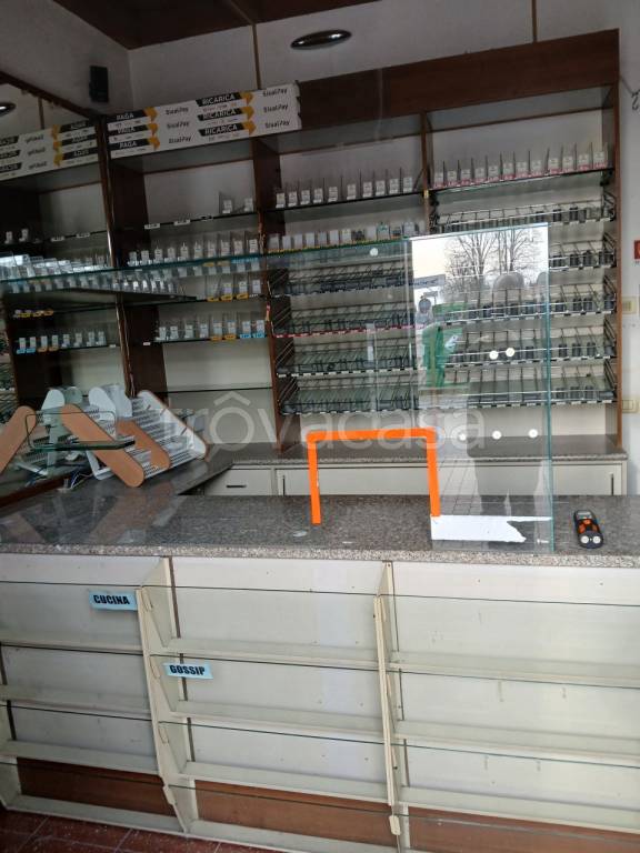 negozio in vendita a Granarolo dell'Emilia in zona Lovoleto