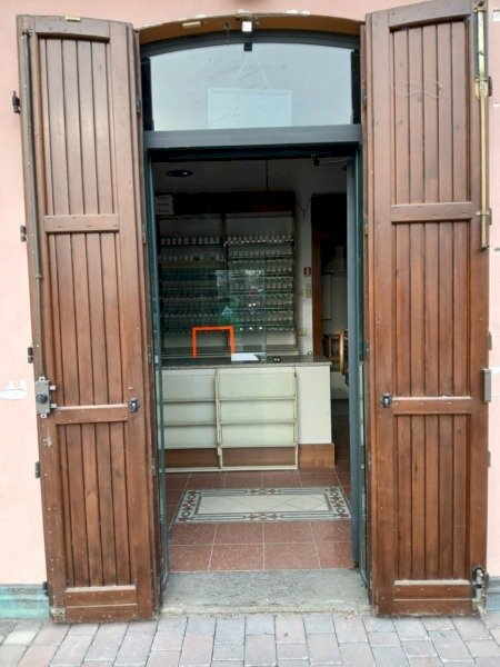 negozio in vendita a Granarolo dell'Emilia in zona Lovoleto