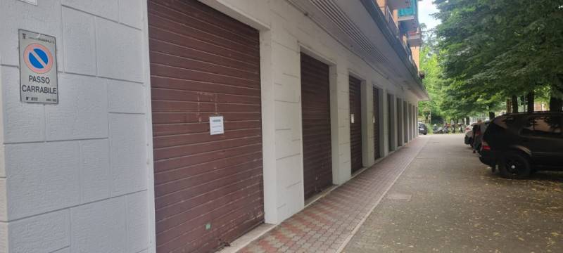 negozio in vendita a Granarolo dell'Emilia in zona Cadriano