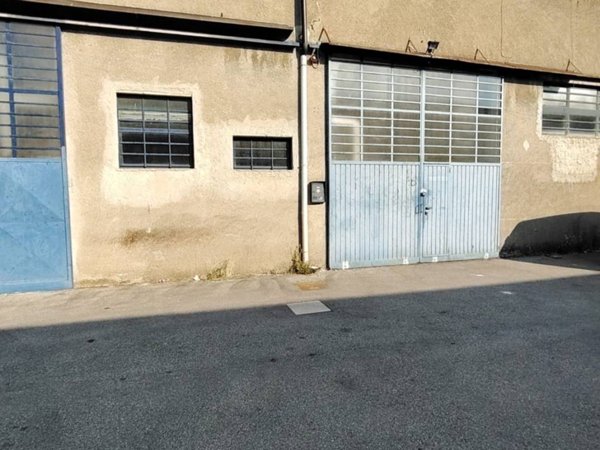 locale commerciale in vendita a Granarolo dell'Emilia in zona Cadriano