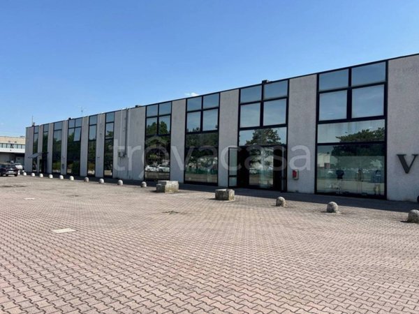 negozio in vendita a Granarolo dell'Emilia in zona Cadriano