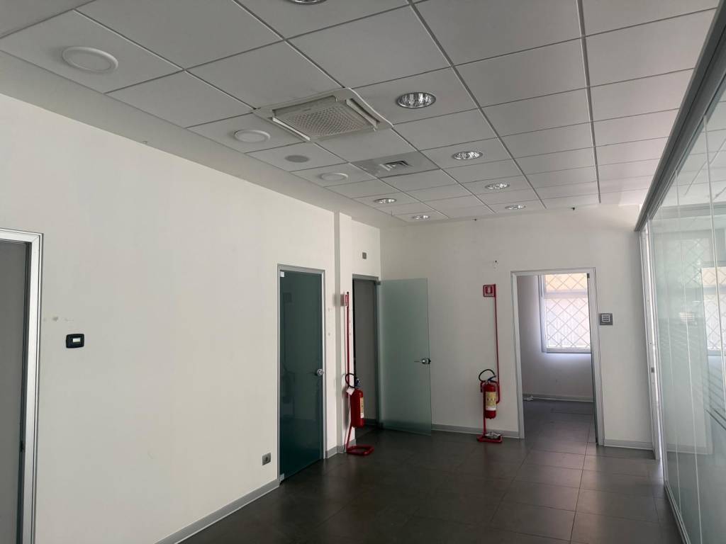 negozio in vendita a Granarolo dell'Emilia in zona Quarto Inferiore