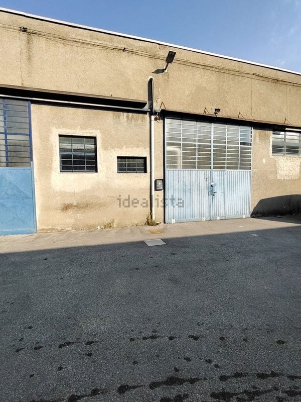 locale commerciale in vendita a Granarolo dell'Emilia in zona Cadriano