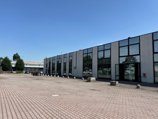 negozio in vendita a Granarolo dell'Emilia in zona Cadriano