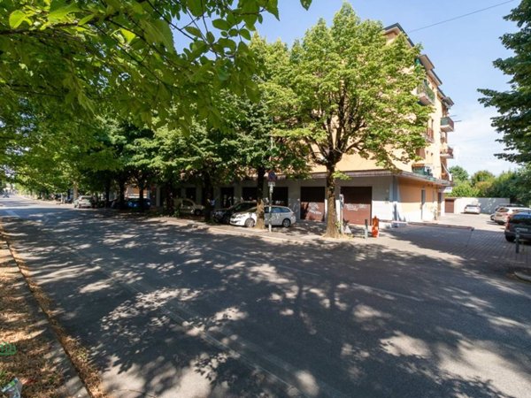 negozio in vendita a Granarolo dell'Emilia in zona Cadriano