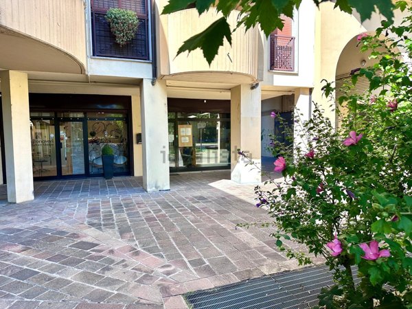 ufficio in vendita a Granarolo dell'Emilia in zona Quarto Inferiore