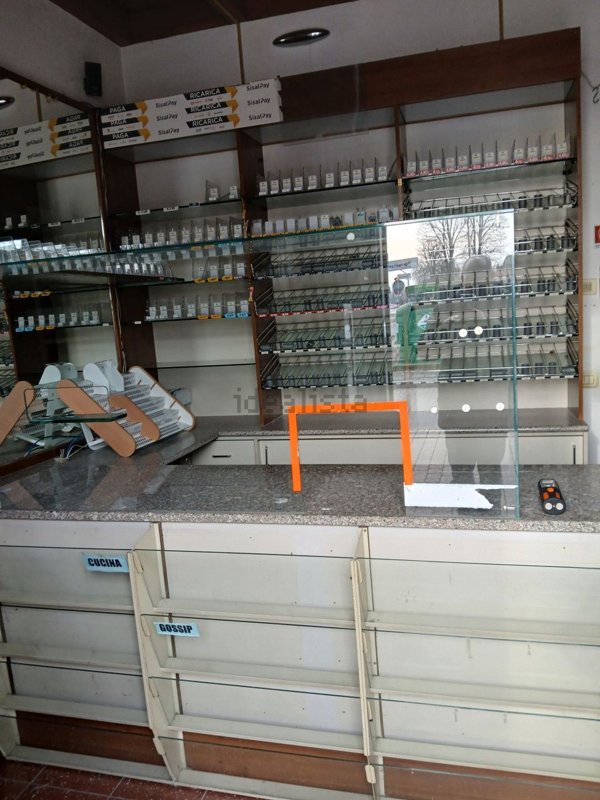 negozio in vendita a Granarolo dell'Emilia in zona Lovoleto