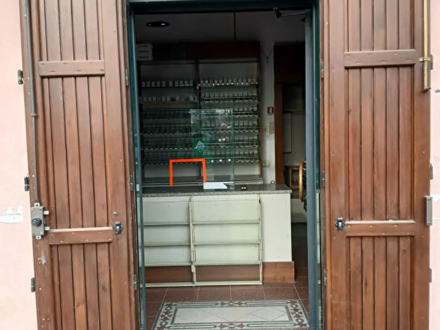 negozio in vendita a Granarolo dell'Emilia in zona Lovoleto