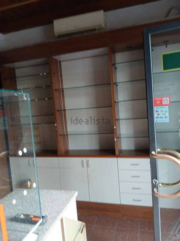 negozio in vendita a Granarolo dell'Emilia in zona Lovoleto