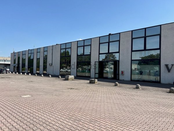 negozio in vendita a Granarolo dell'Emilia in zona Cadriano