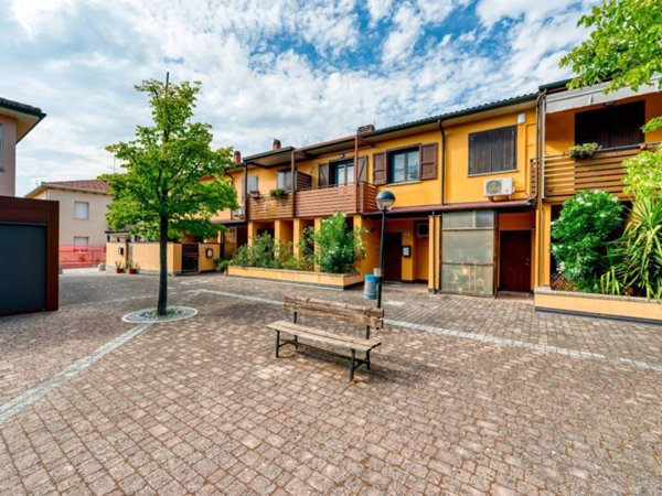 casa indipendente in vendita a Granarolo dell'Emilia in zona Lovoleto