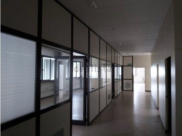 capannone in vendita a Granarolo dell'Emilia in zona Cadriano