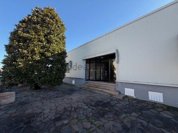 capannone in vendita a Granarolo dell'Emilia in zona Cadriano