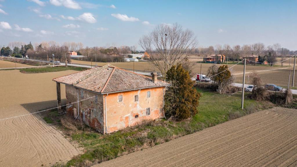 locale di sgombero in vendita a Granarolo dell'Emilia in zona Lovoleto