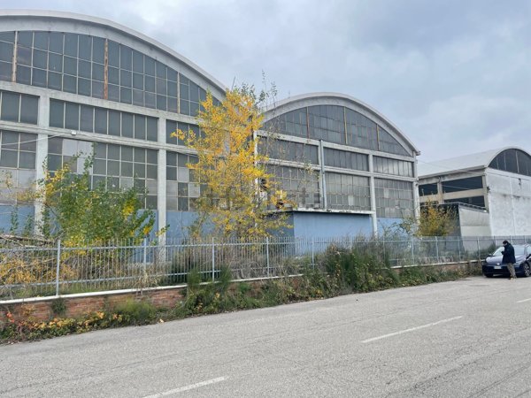capannone in vendita a Granarolo dell'Emilia in zona Cadriano
