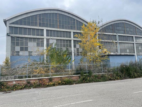 capannone in vendita a Granarolo dell'Emilia in zona Cadriano