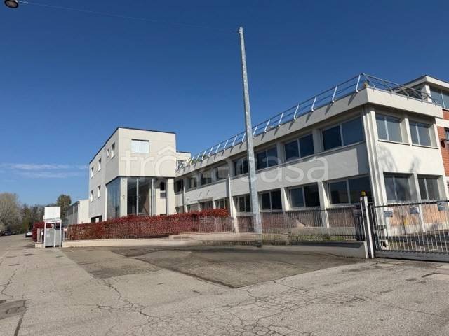 capannone in vendita a Granarolo dell'Emilia in zona Cadriano