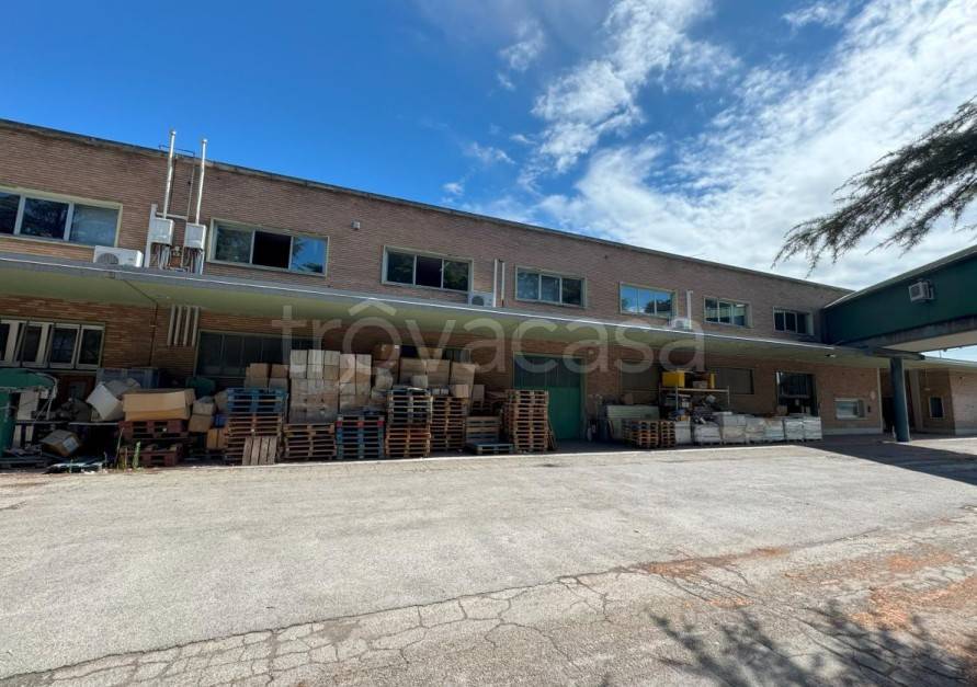 locale commerciale in vendita a Granarolo dell'Emilia in zona Quarto Inferiore