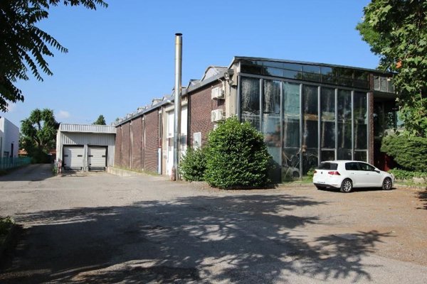 capannone in vendita a Granarolo dell'Emilia in zona Cadriano