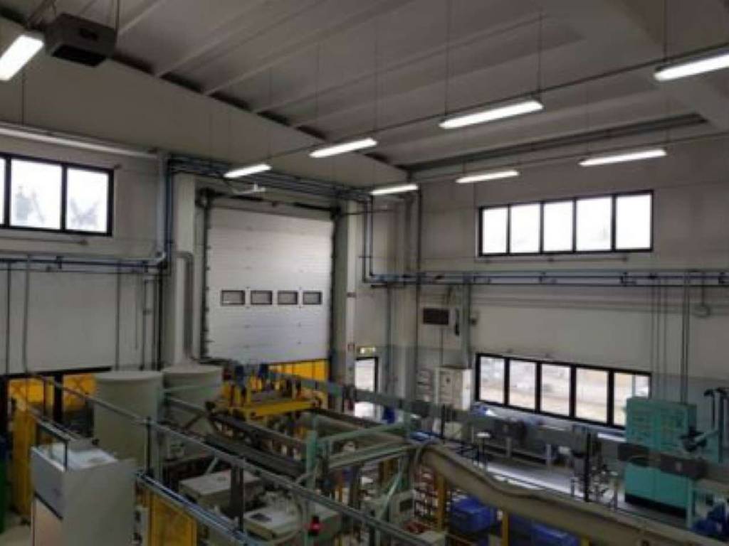 capannone in vendita a Granarolo dell'Emilia in zona Cadriano