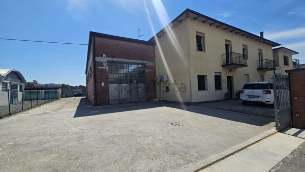 capannone in vendita a Granarolo dell'Emilia