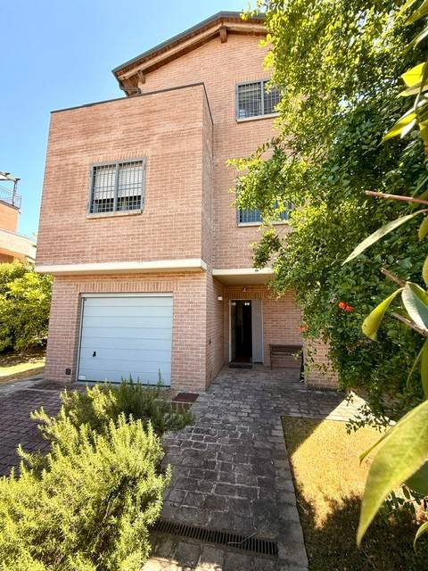 casa indipendente in vendita a Granarolo dell'Emilia in zona Viadagola