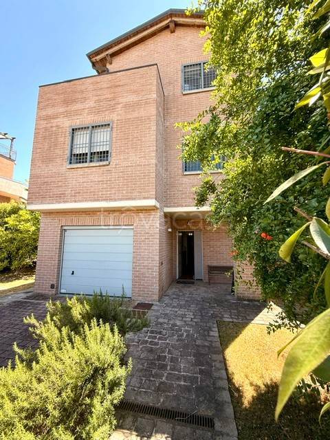 casa indipendente in vendita a Granarolo dell'Emilia in zona Viadagola