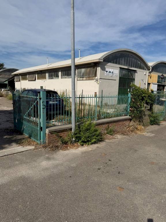 capannone in vendita a Granarolo dell'Emilia in zona Quarto Inferiore