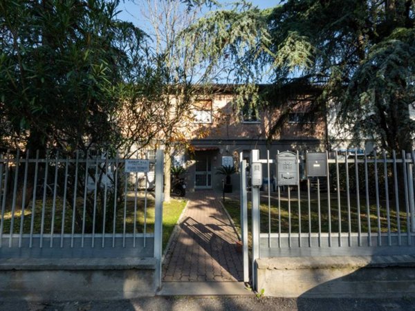locale commerciale in vendita a Granarolo dell'Emilia in zona Quarto Inferiore