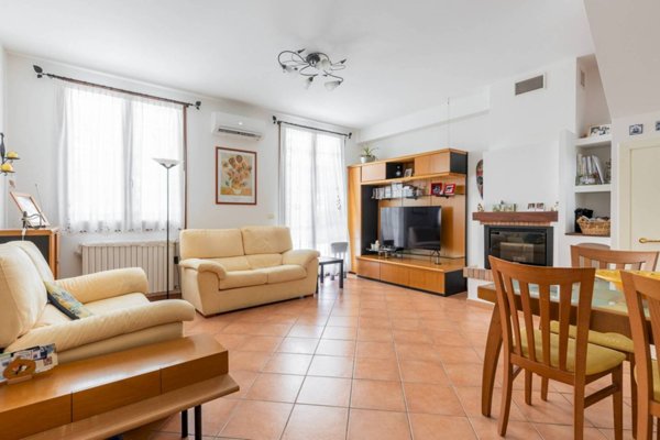 casa indipendente in vendita a Granarolo dell'Emilia in zona Viadagola