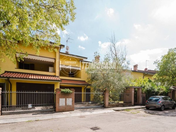 casa indipendente in vendita a Granarolo dell'Emilia in zona Viadagola