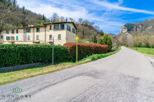 appartamento in vendita a Grizzana Morandi in zona Salvaro.