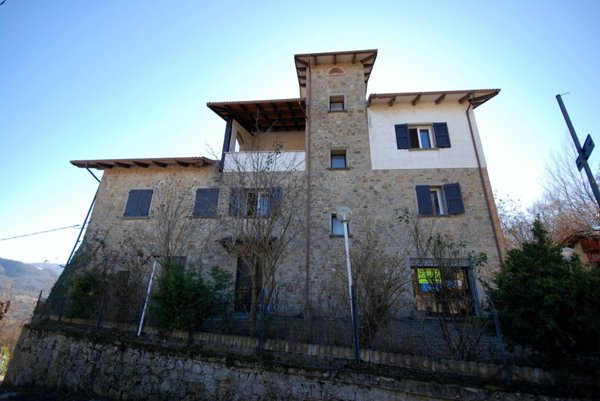ufficio in vendita a Grizzana Morandi in zona Savignano
