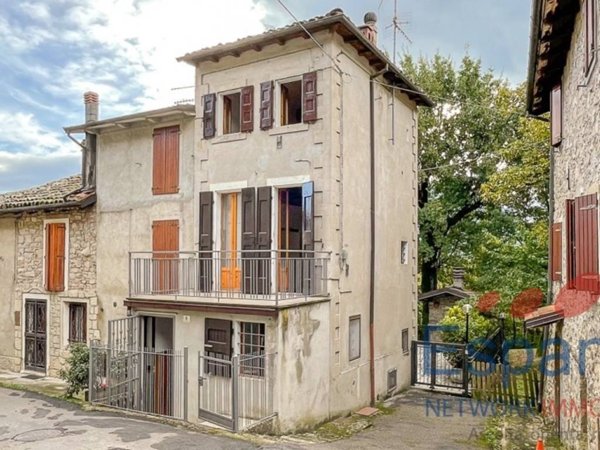 casa indipendente in vendita a Grizzana Morandi in zona Savignano