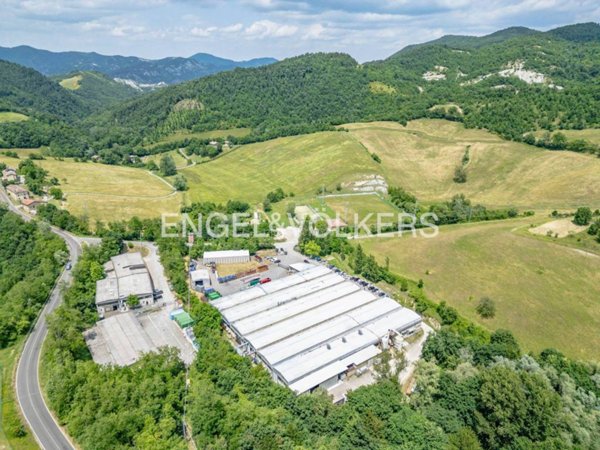 locale commerciale in vendita a Grizzana Morandi
