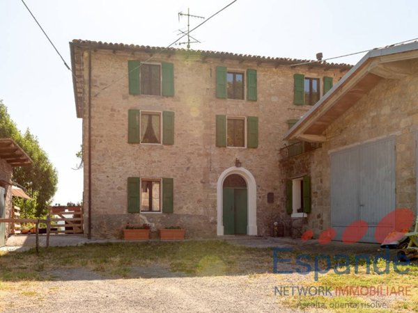 casa indipendente in vendita a Grizzana Morandi in zona Veggio